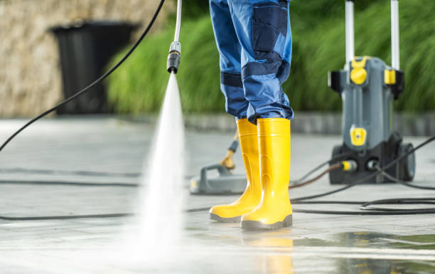 Best Deck Pressure Washing  in La Crosse, WI